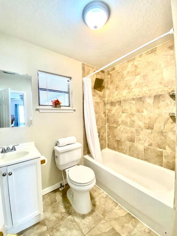 Two Fully Equipped Apartments And A Studio 5 Miles From The Beach St. Petersburg Exterior photo