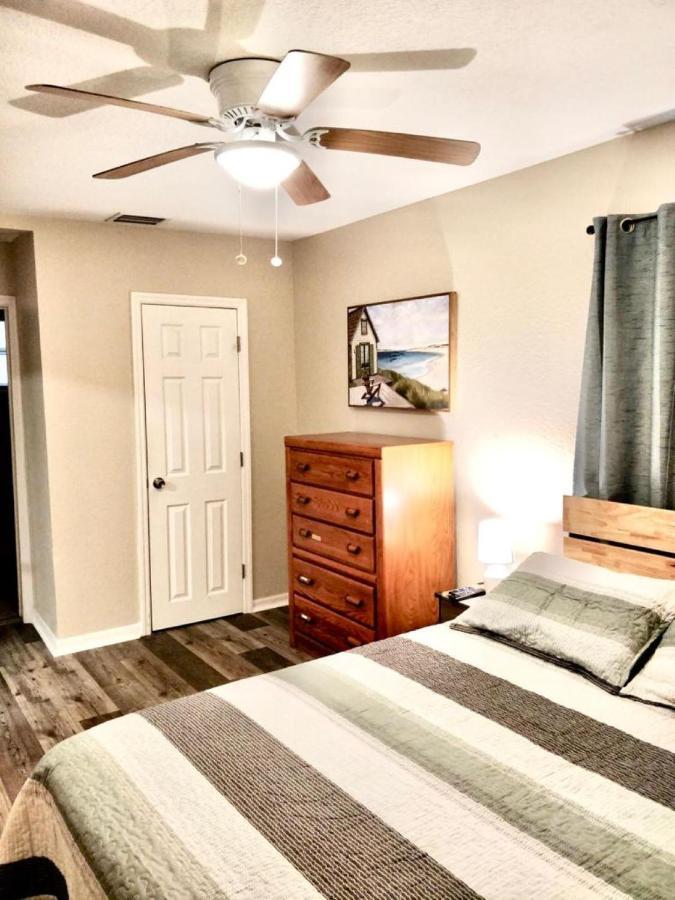 Two Fully Equipped Apartments And A Studio 5 Miles From The Beach St. Petersburg Exterior photo