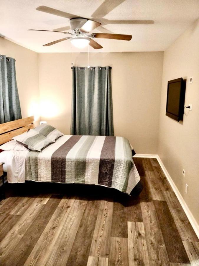 Two Fully Equipped Apartments And A Studio 5 Miles From The Beach St. Petersburg Exterior photo